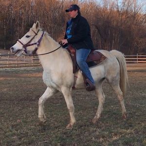 Meet your Posher, Macy